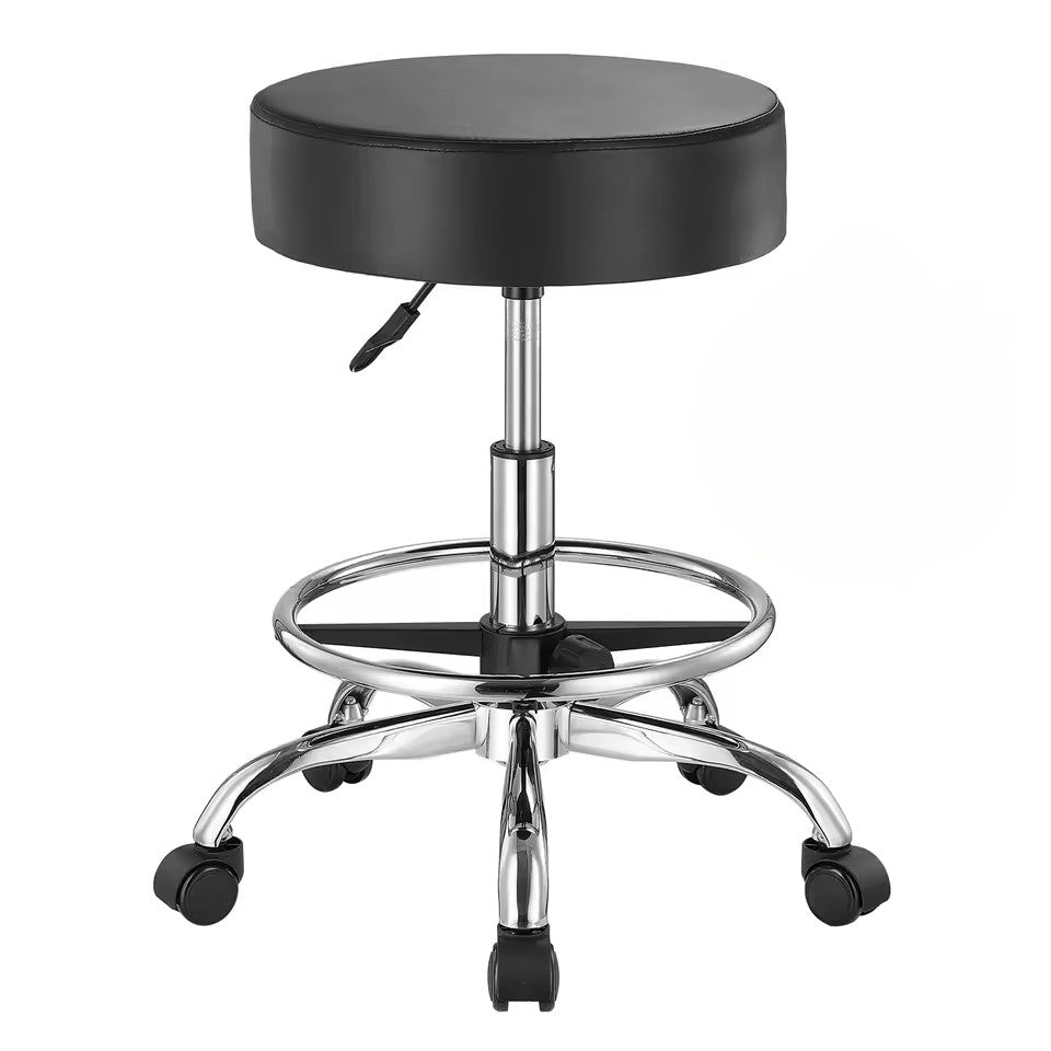 Tabouret de massage FOGO à assise ronde noire, anneau repose-pieds chromé et cinq roulettes